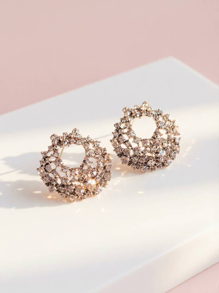 Boucles d'oreilles à clip Halo Crystal non percées pour la vente par Arya Jewellery Wholesale