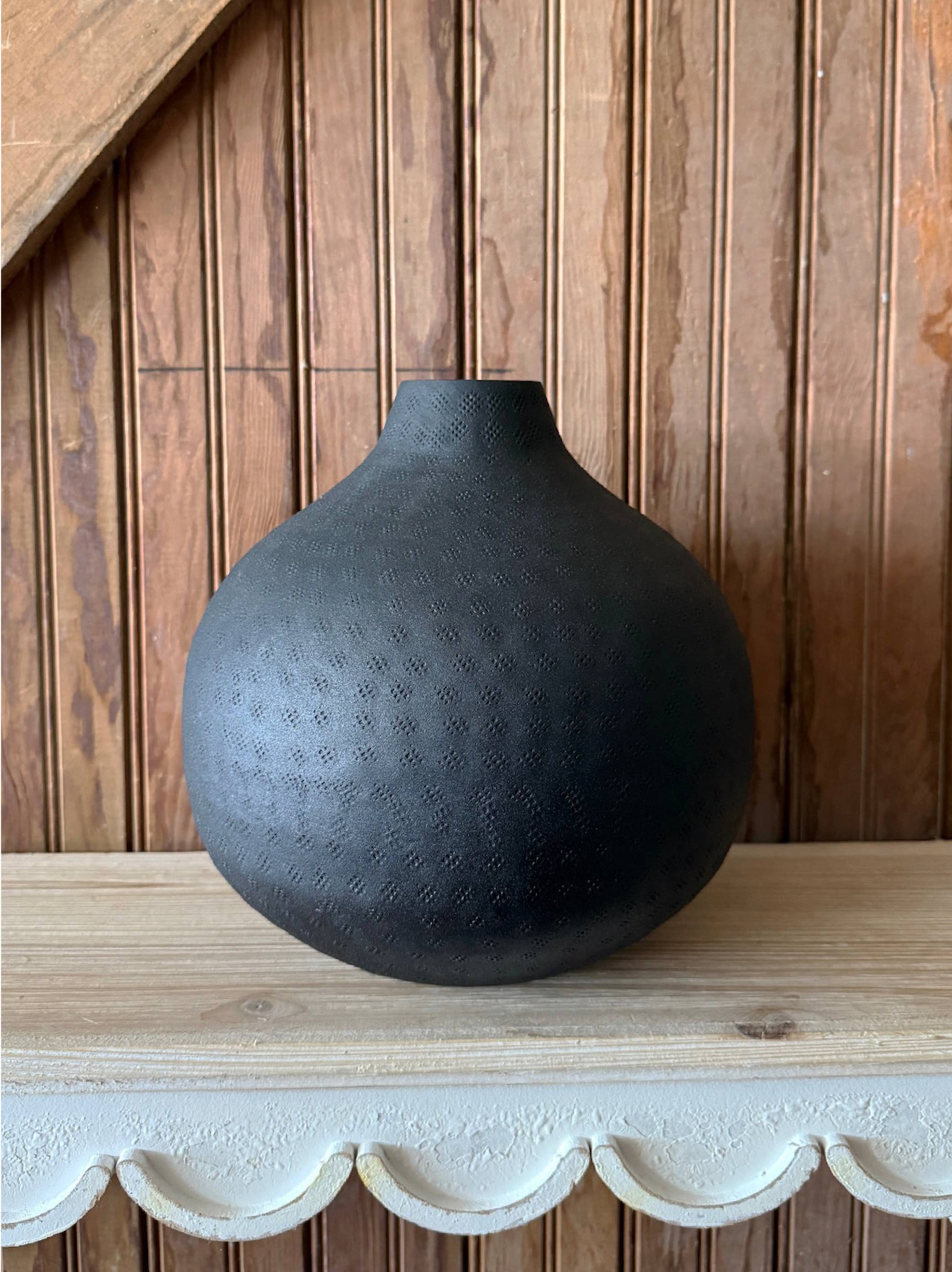 Made Market Co. - Wholesale Vase - Textured Vase Large Round