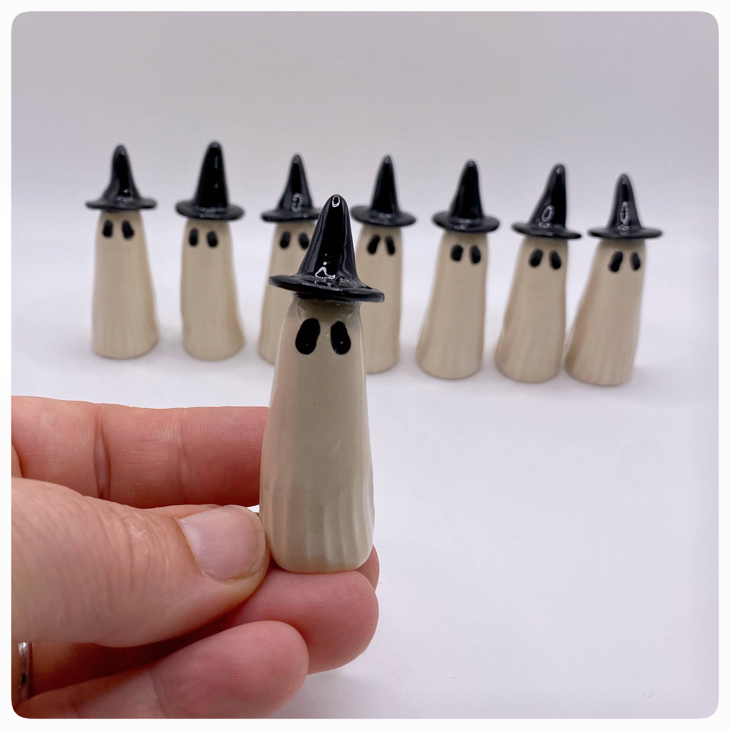 The Spookarium – wholesale Decorative figurine – The Spookarium, Ceramic Ghosts, mini Witch Hats 6-7cm0