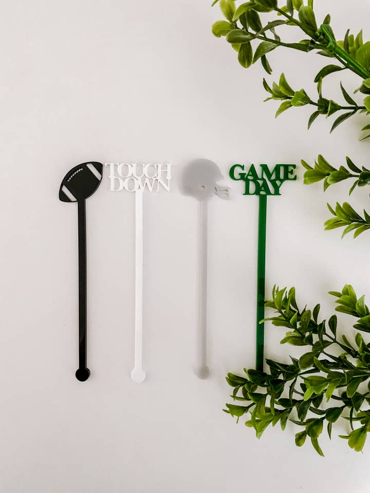 Agitateurs à boissons pour football pour la vente par Amber Christi Design