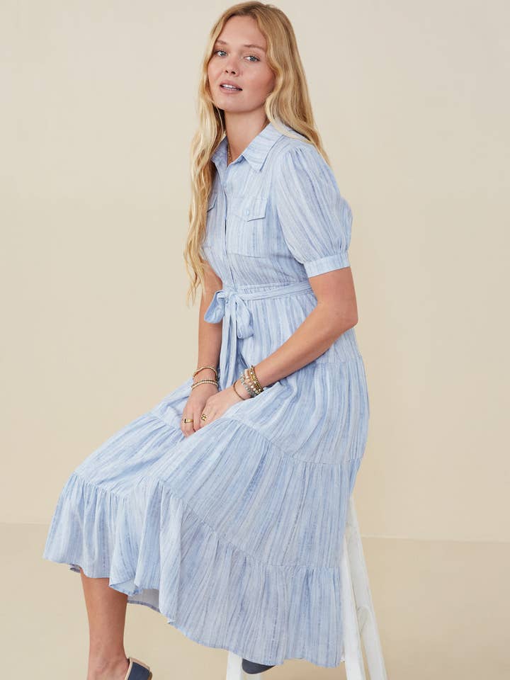 Robe chemise ceinturée à rayures abstraites pour femmes pour la vente par Hayden LA