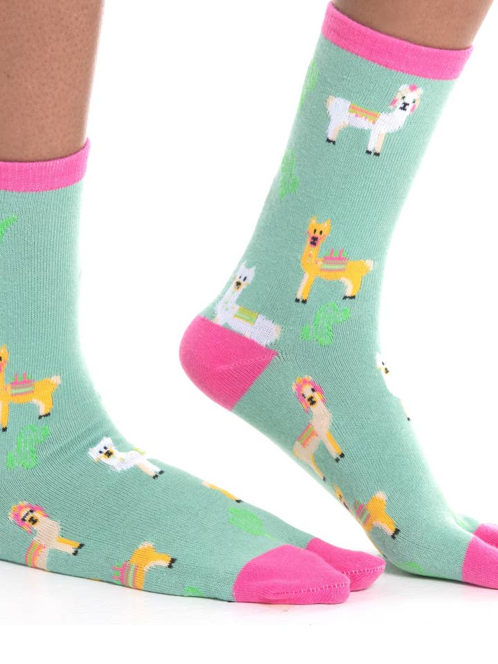 V-Toe Socks, Inc – wholesale Socks – Unisex – V-Toe Split Toe Novelty Socks Llama Green Big Toe Tabi