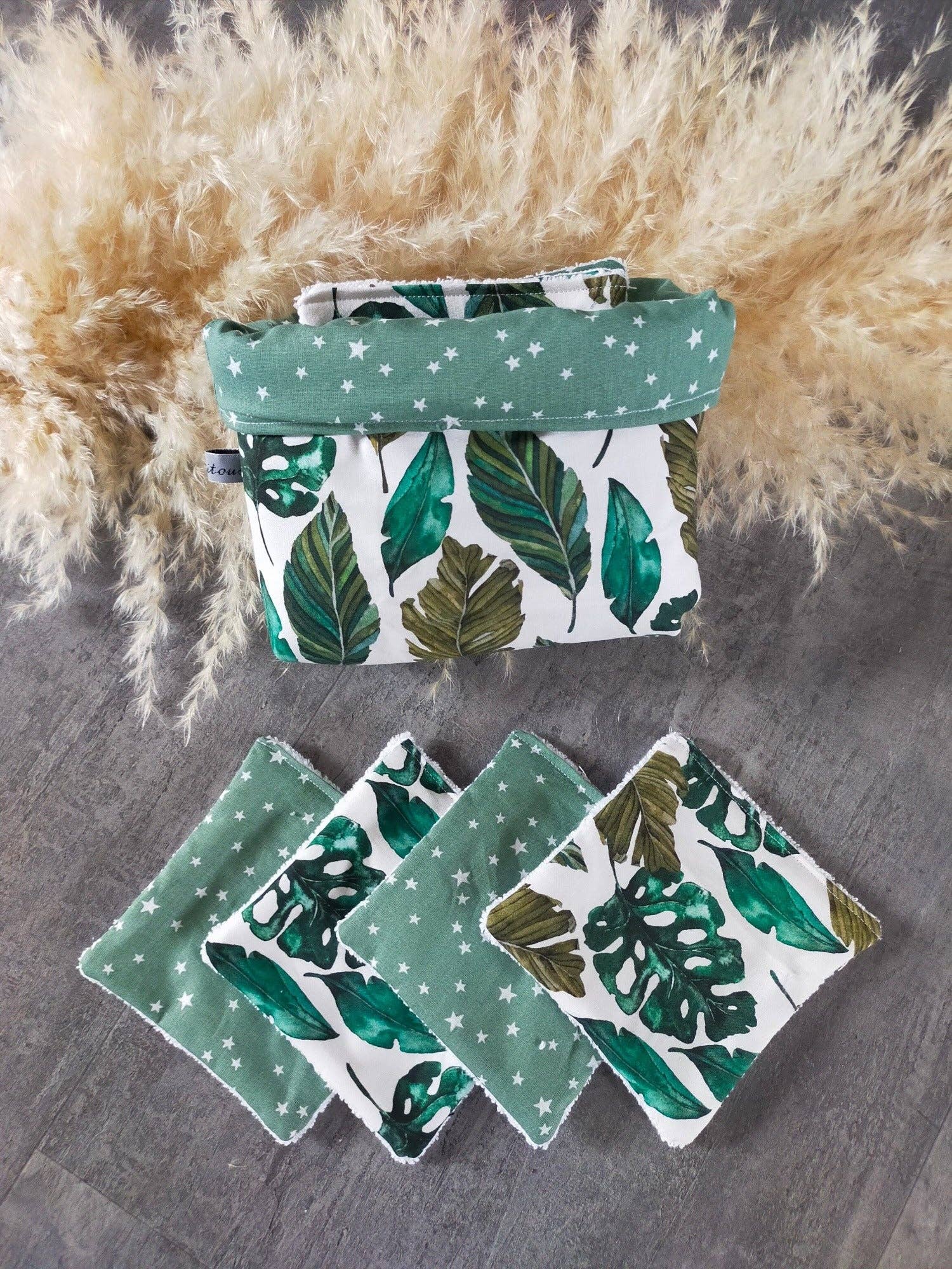 LES PETITS TITOUS - Wholesale Makeup Remover - BASKET SET AND SET OF 8 ASSORTED WASHABLE WIPES22