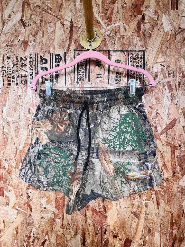 Happy Hour - Wholesale Korte broeken - Dames - Camo korte broek