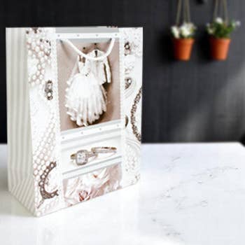 Emartbuy – wholesale Gift bag – Elegant Wedding - Themed Gift Bags - Set Of 43