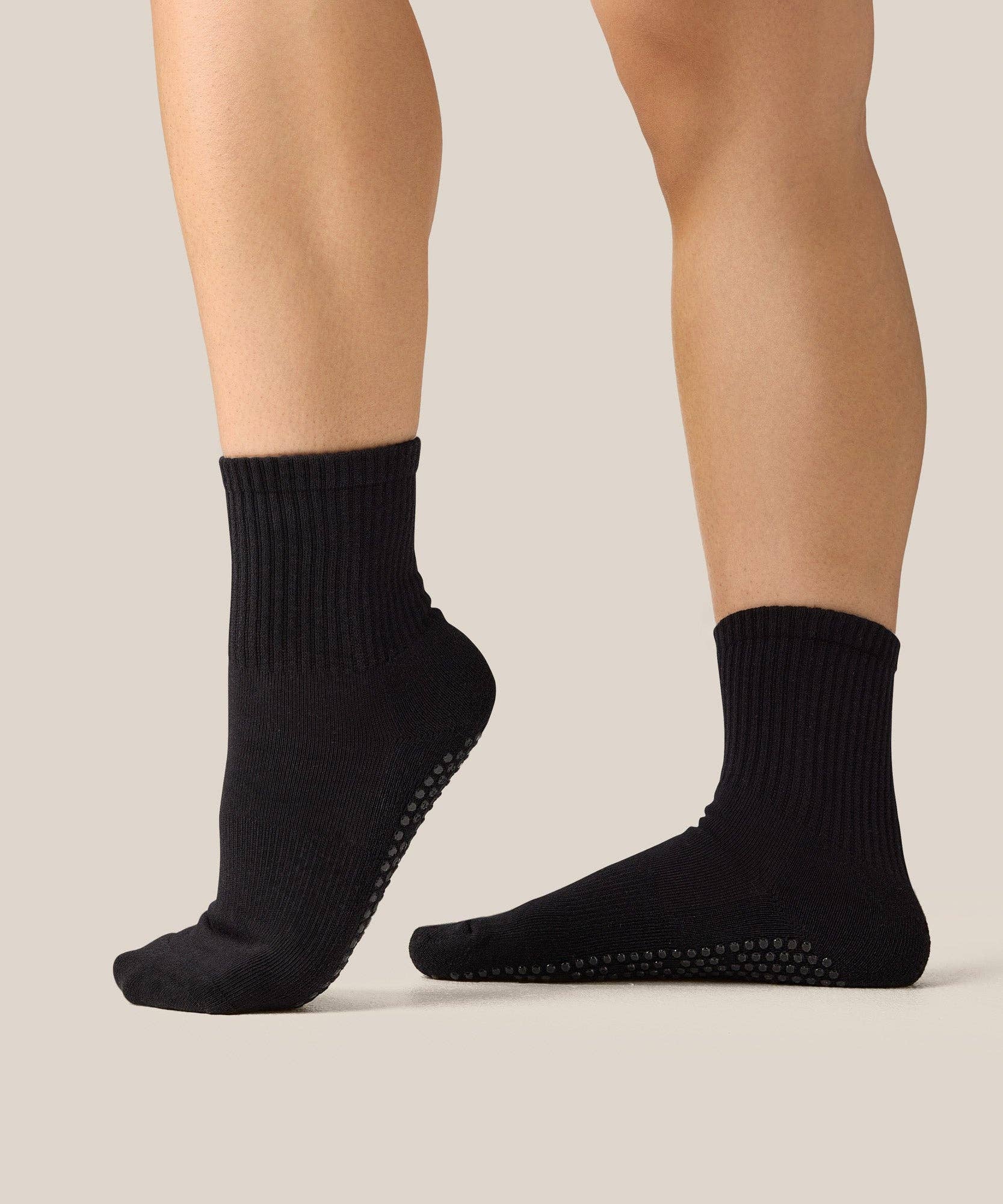 MoveActive - Wholesale Socks - Women's - Crew Grip Socks - Black0
