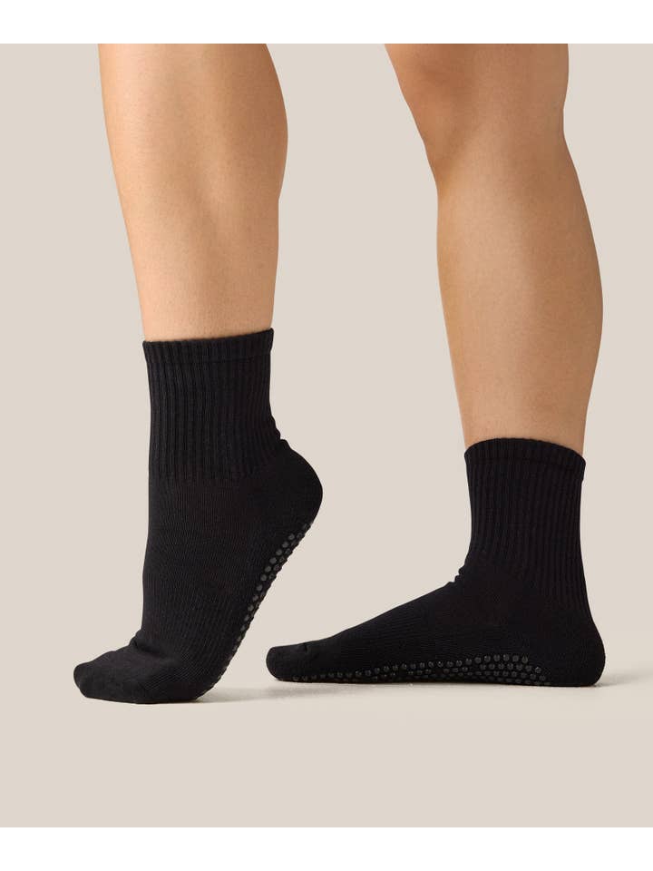 MoveActive - Wholesale Socks - Women's - Crew Grip Socks - Black