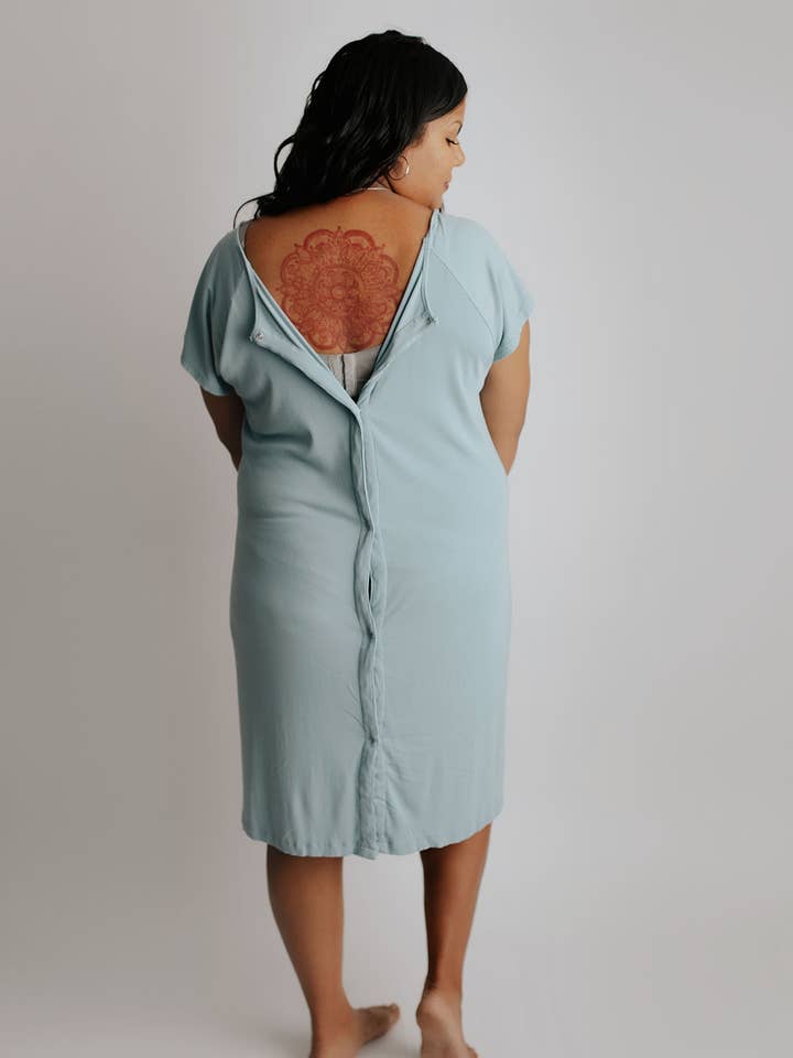 Three Little Tots – Großhandel Kleid – Schwangerschafts- & Stillmode – Blue Bird Kleid für Mutterschaft, Geburt und Stillzeit