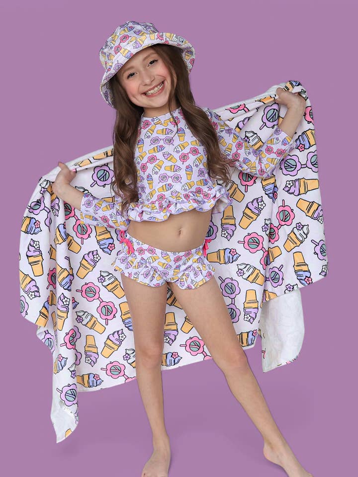 TRAJE DE BAÑO DE DOS PIEZAS CON VOLANTE Y PROTECCIÓN SOLAR SUEÑO DULCE DE VERANO para venta al por mayor de Dream Big Little Co.
