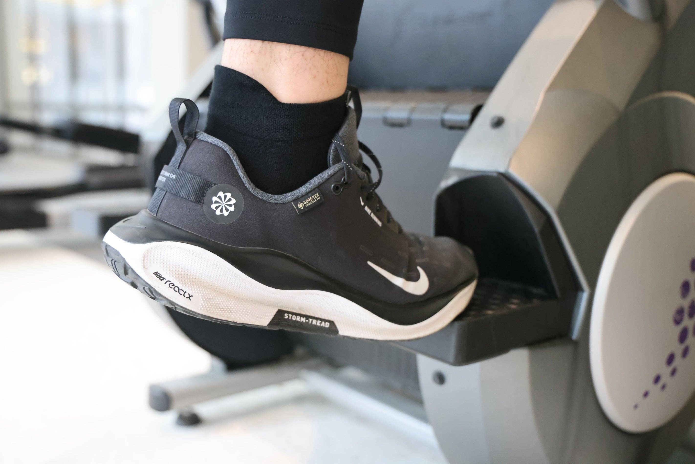 Happy Bits Socks - Venta al por mayor Calcetines - Unisex - Calcetines de Entrenamiento de Bambú - Negro Intenso - Paquete de 54