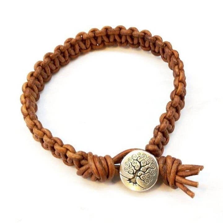 Grote Mens Tree of Life Earth gekleurde macramé leren armband voor wholesale door Alexa Martha Designs