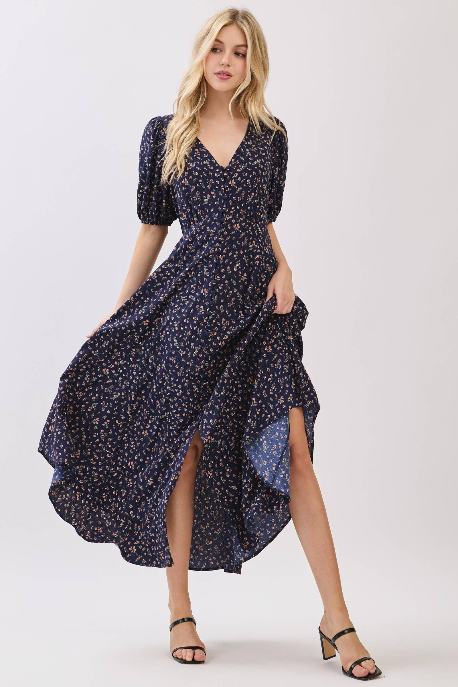 Calista - Vente Robe – femme - ROBE MIDI À MANCHES COURTES AVEC BOUTONS RECOUVERTS - VD6069A5