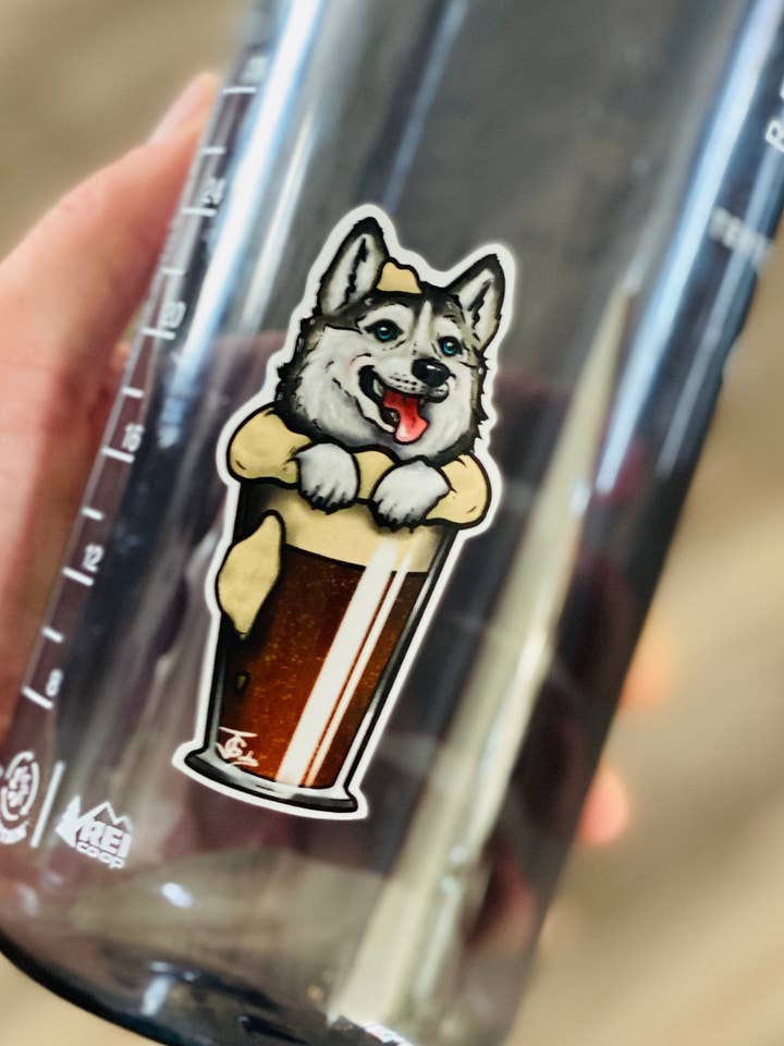 Autocollant Husky In Winter Ale ! pour la vente par Guerdrum Art