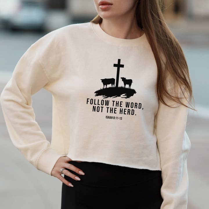 Folge dem Wort, nicht der Herde Grafik mit christlicher Country-Botschaft – Vintage Crop Sweatshirt für den Großhandel von OSME