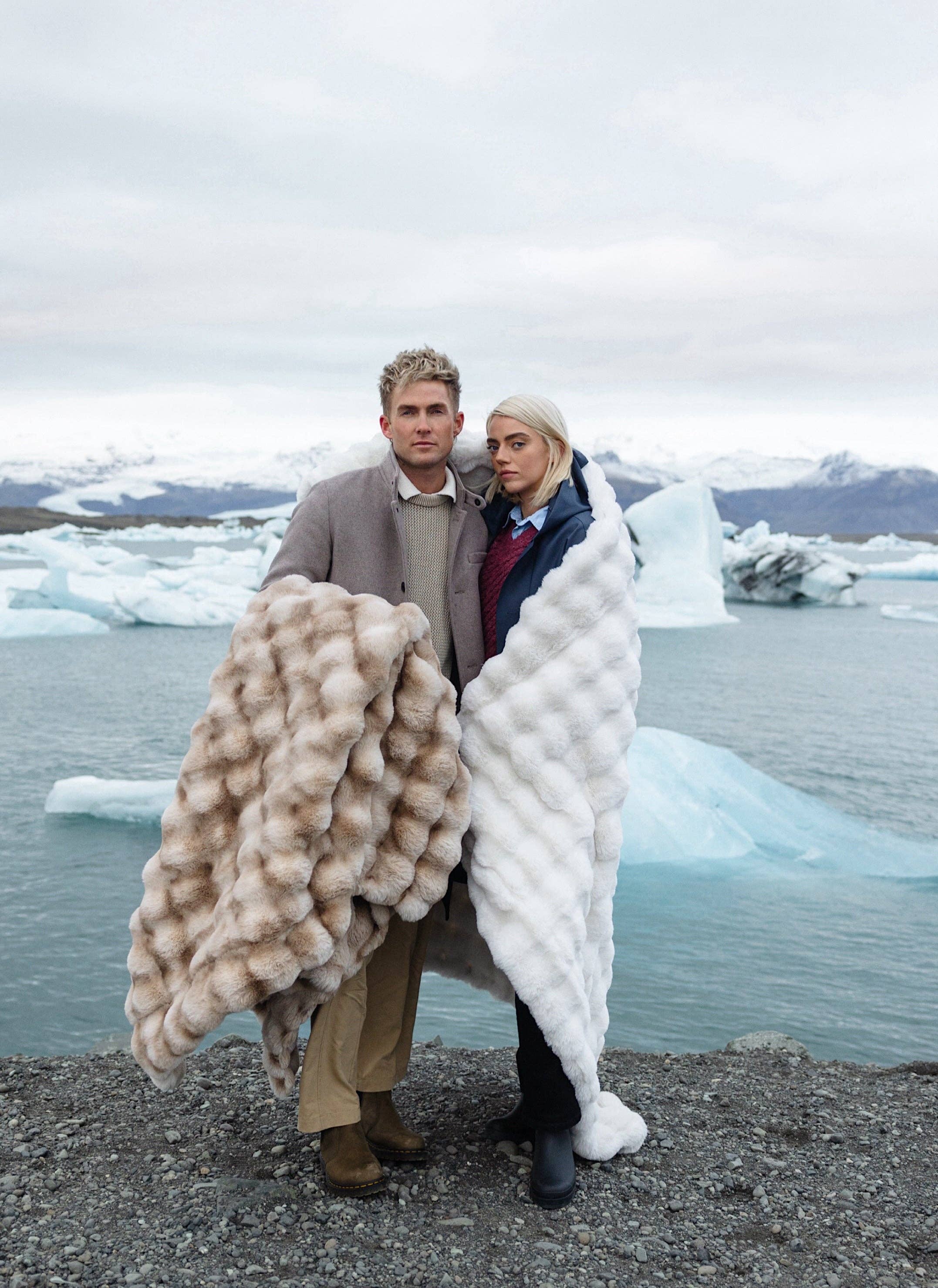 Lola Blankets - Wholesale Throw Blanket - Snow White5