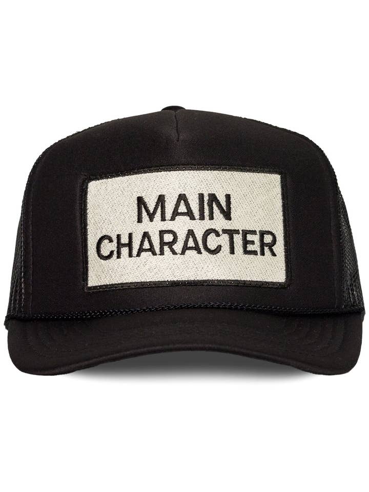 Casquette de camionneur "Main Character Energy" en noir pour la vente par Friday Feelin'