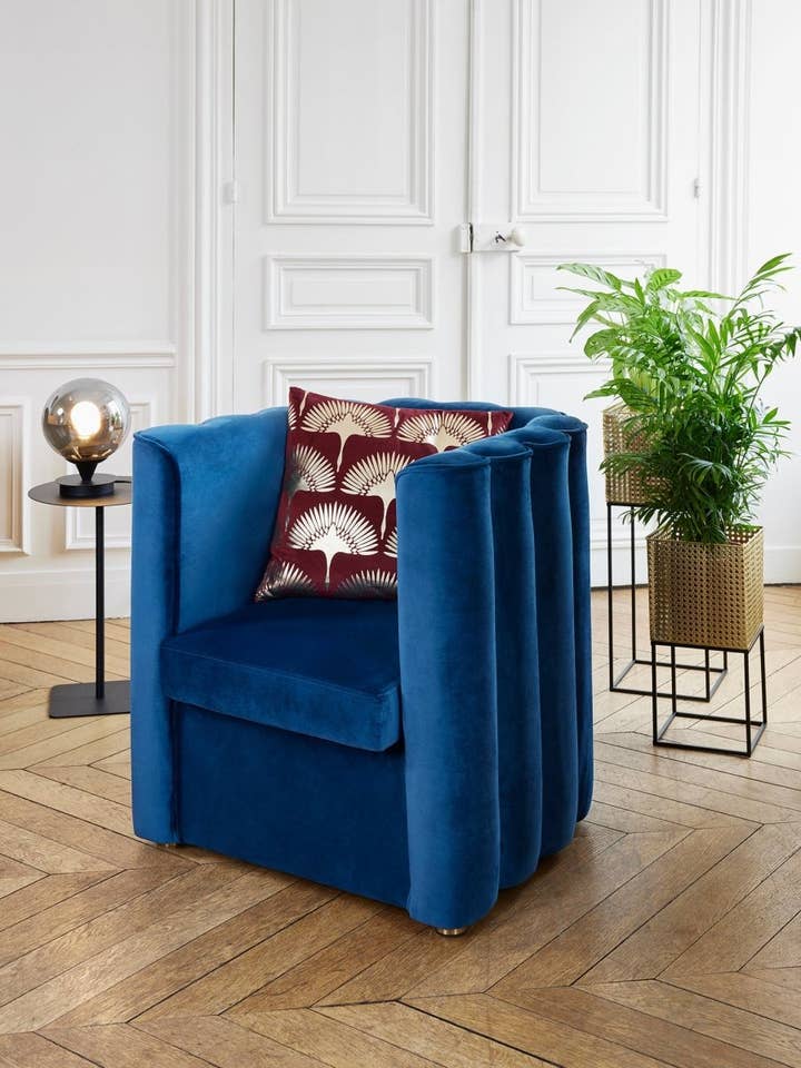 Fauteuil vintage en velours bleu nuit Frida pour la vente par Potiron