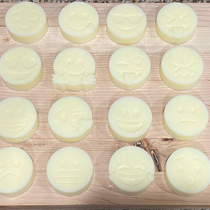 Emoji-Wachs-Schmelzen für den Großhandel von Me Soy Happy Candle Co & More