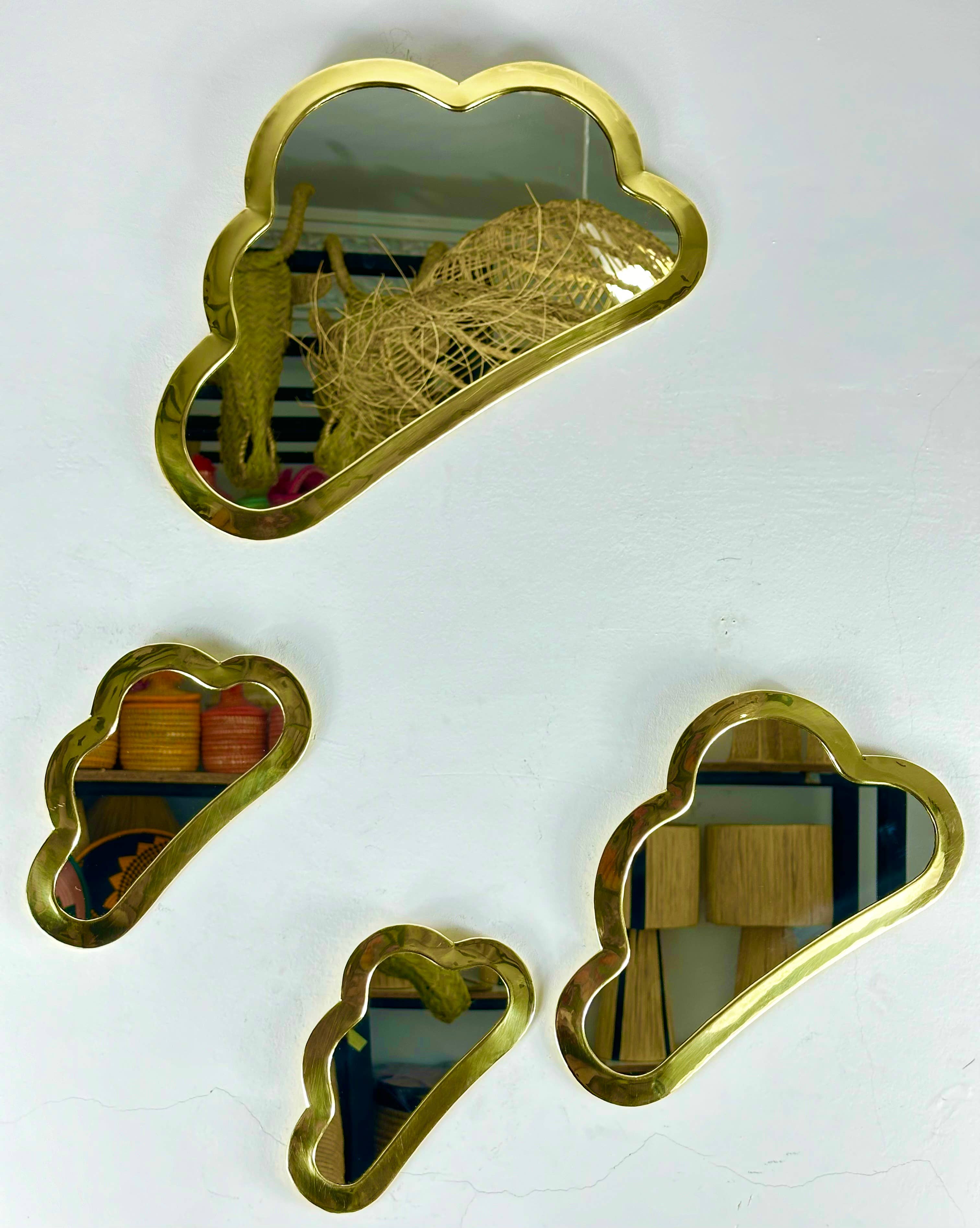 Mikwi – wholesale Väggspegel – Set med 4 molnspeglar i mässing, väggspegel för upphängning0