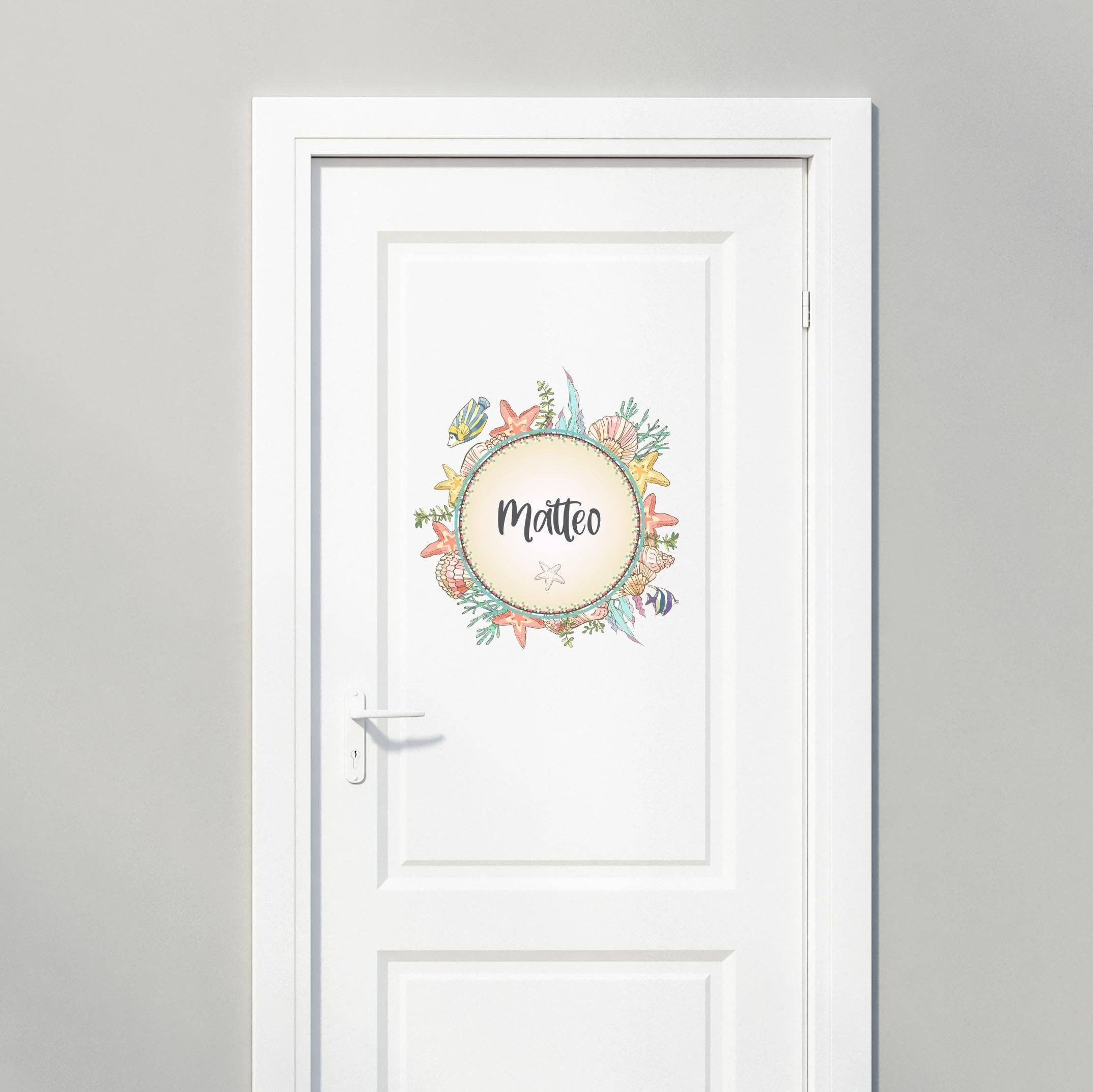 WANDKIND - Vente Décoration murale – enfant et bébé - Sticker mural « Animaux marins avec nom de votre choix » V2771