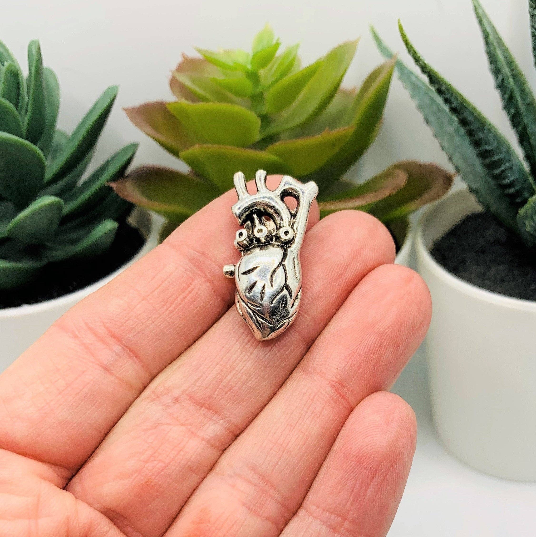 Guerrilla Charm - Wholesale Individual Charm/Pendant - Silver Anatomical Human Heart 3D Charms, 27x13mm1