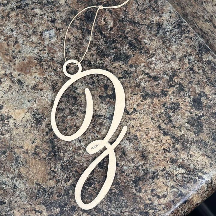 Letra «Q» en escritura de tilo para venta al por mayor de Bumbletwist