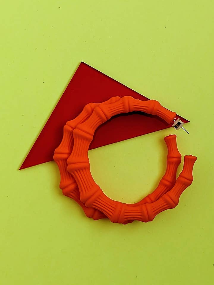 Bambu Color Hoops för wholesale av House Of Jefas