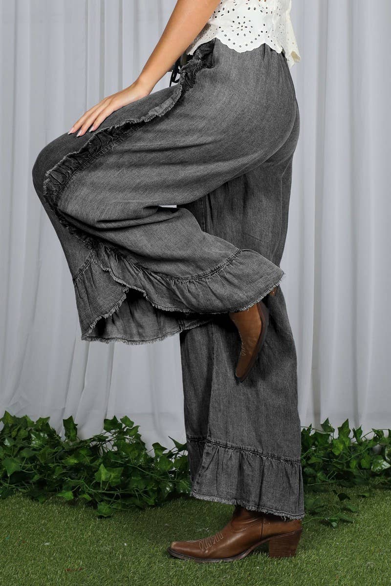 Vine & Love - Wholesale Jeans - Women's - Flared Ruffle Hem Washed Chambray Crop Denim Pants VP8304016