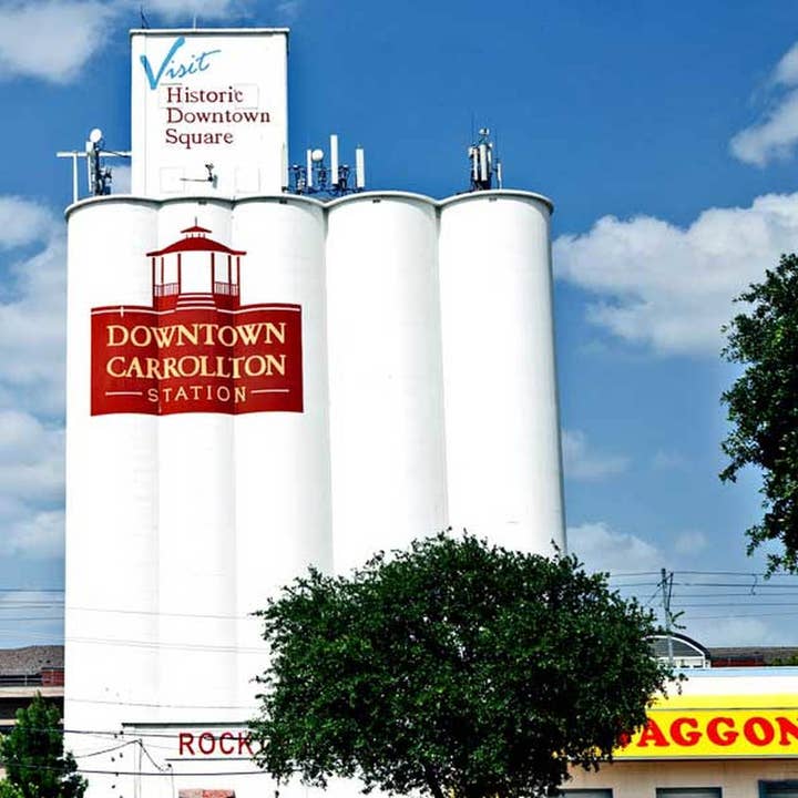 Blanton Grain Company Sous-verre silos pour la vente par South Austin Gallery