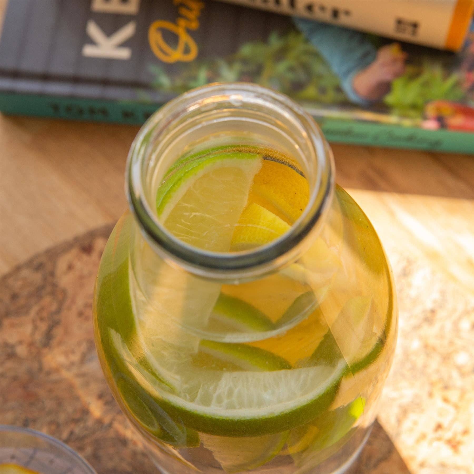 Rinkit Ltd – wholesale Water bottle – 960ml Glass Water Bottle with Metal Lid3