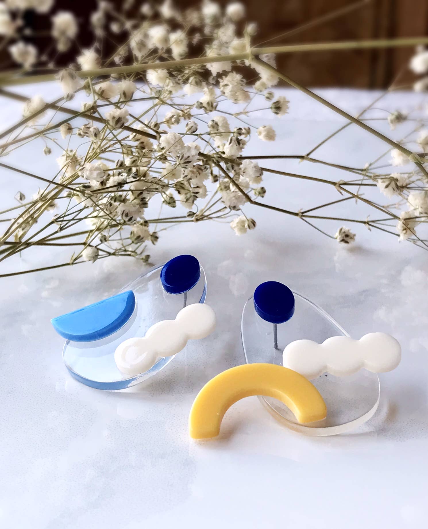 Pearl and Ivy Studio – Großhandel Ohrhänger – Ohrstecker aus Acryl, Sonne, Mond, Wolke, Nacht und Tag1