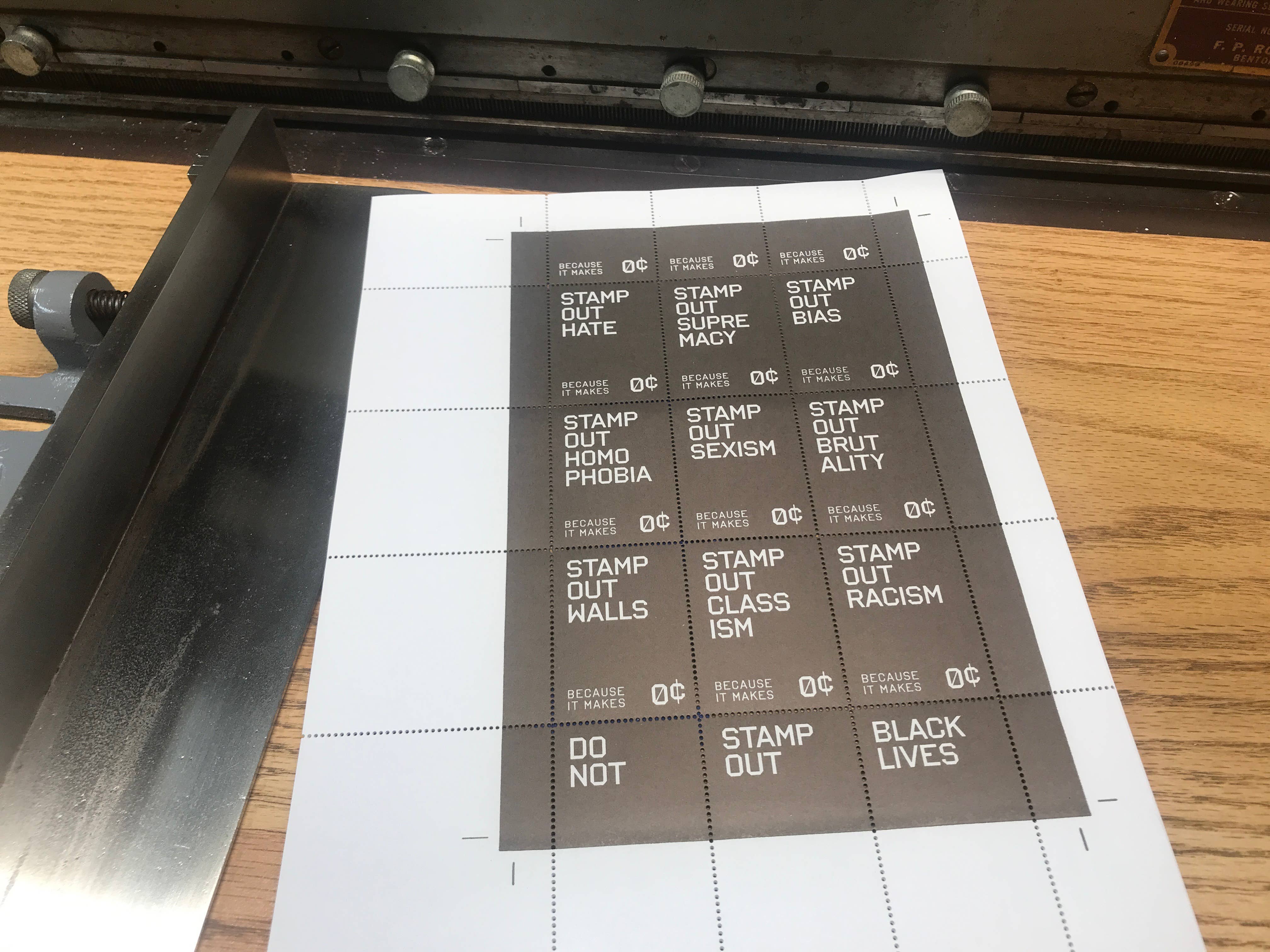 The Portland Stamp Company – Engroshandel Gummistempel/pyntestempel – Stempel ud Hate - Slikke & Stick Benefit Frimærker4