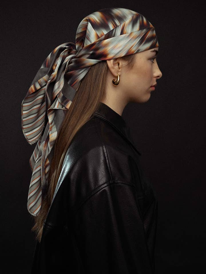 Seidenschal mit abstraktem und geometrischem Doppelprint für den Großhandel von Abstract