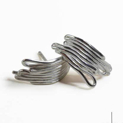 Boucles d'oreilles en argent massif, Fil courbe sur lobe pour la vente par Maä bijoux