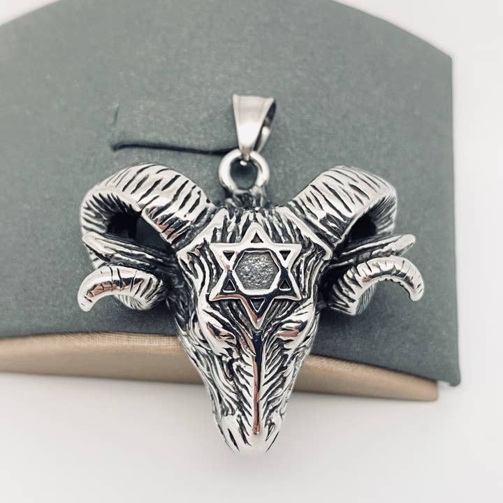 Mio Queena – wholesale Pendant/charm necklace – Satan Hexagram Goat Head Stainless Steel Charm - MJ/MNP