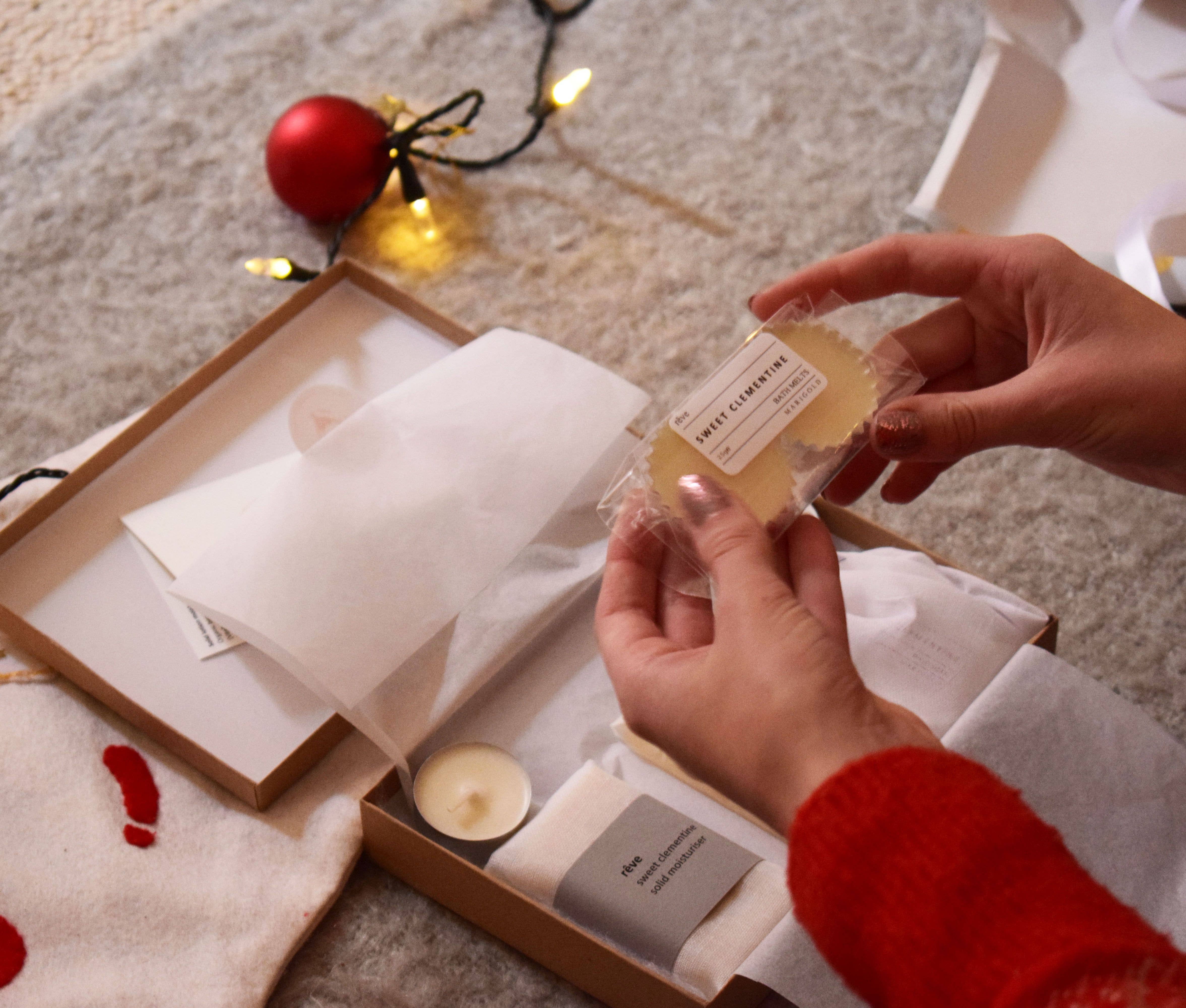 Marigold Charms – wholesale Bath & body set – Vegan Letterbox Spa Bath & Body Set Collection2