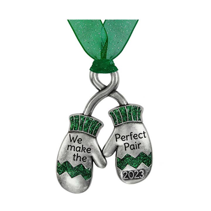 Gloria Duchin - Wholesale Ornament - Christmas Tree Mitten Ornament0