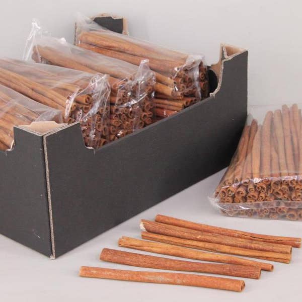 1 kilo bag of 75 Natural Cinnamon sticks. for wholesale by Lunaria Flowers