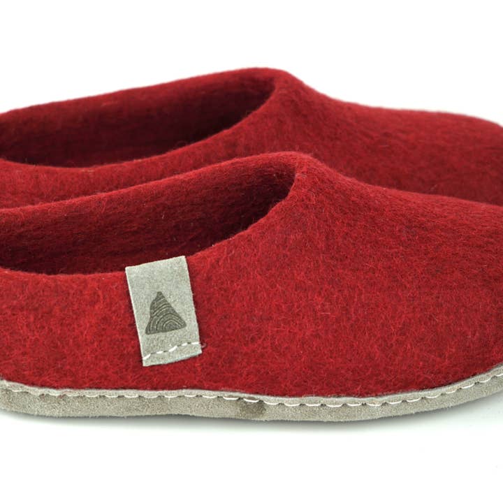 The Cottager – wholesale Slippers – Women's – Shlips Canoe Red9