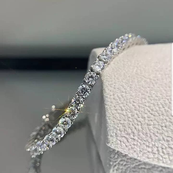 Placage de diamant rond en zircone cubique en argent sterling Tennis B pour la vente par Diamond Veneer Travel Jewelry