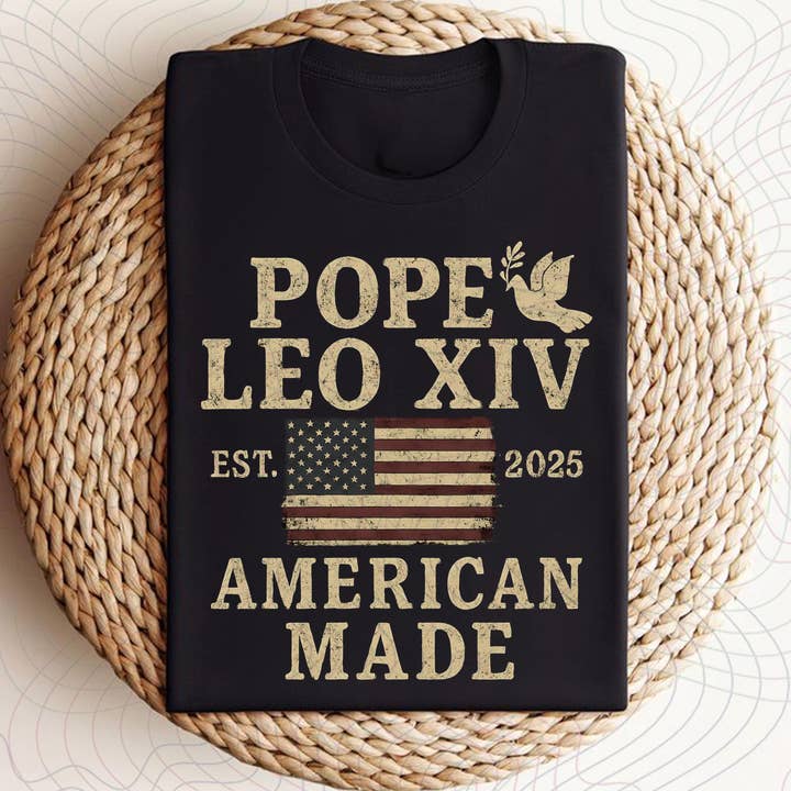 Chemise du Pape Léon XIV, Chemise de Robert Prevost Premier Pape Américain pour la vente par CVH DREAMY LTD