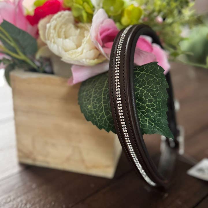 The Veuve Leather Thin Collar for wholesale by Adoreadane Collection