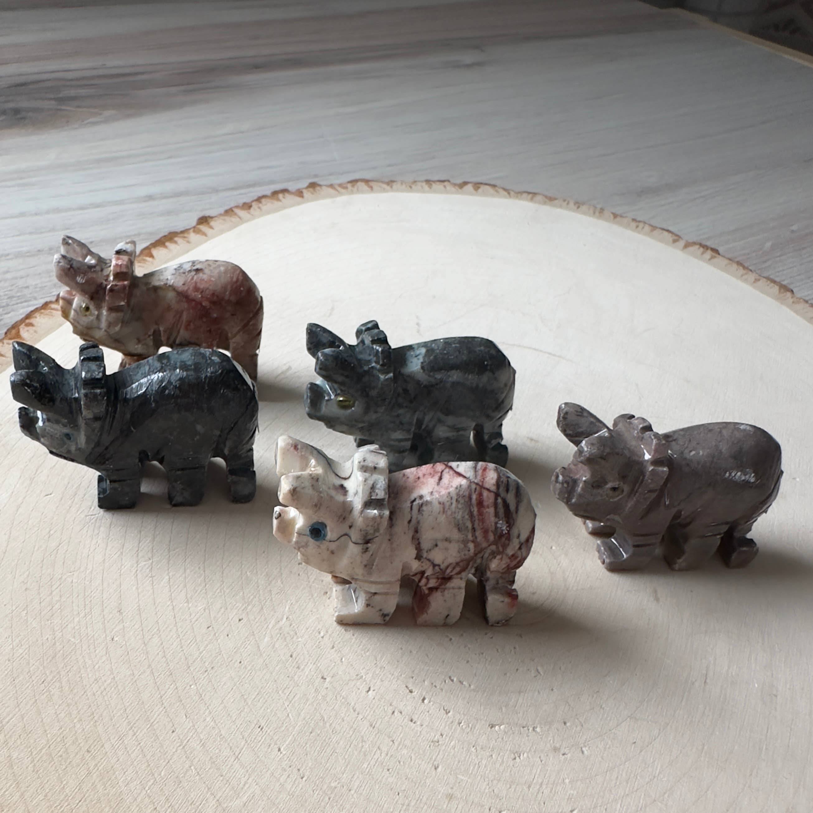 Pebble House - Wholesale Spiritual Stone/Crystal - Soapstone Animal Carving  30+ Varieties - Crystals & Stones40