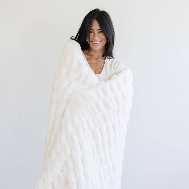 Saranoni - Wholesale Throw Blanket - DOUBLE RUCHED FAUX FUR XL THROW BLANKETS6