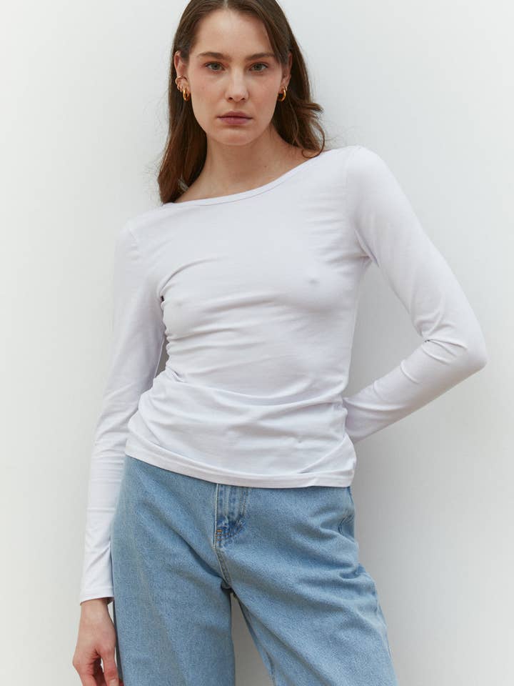 White knitted long sleeve for wholesale by Azuri Fashion Group