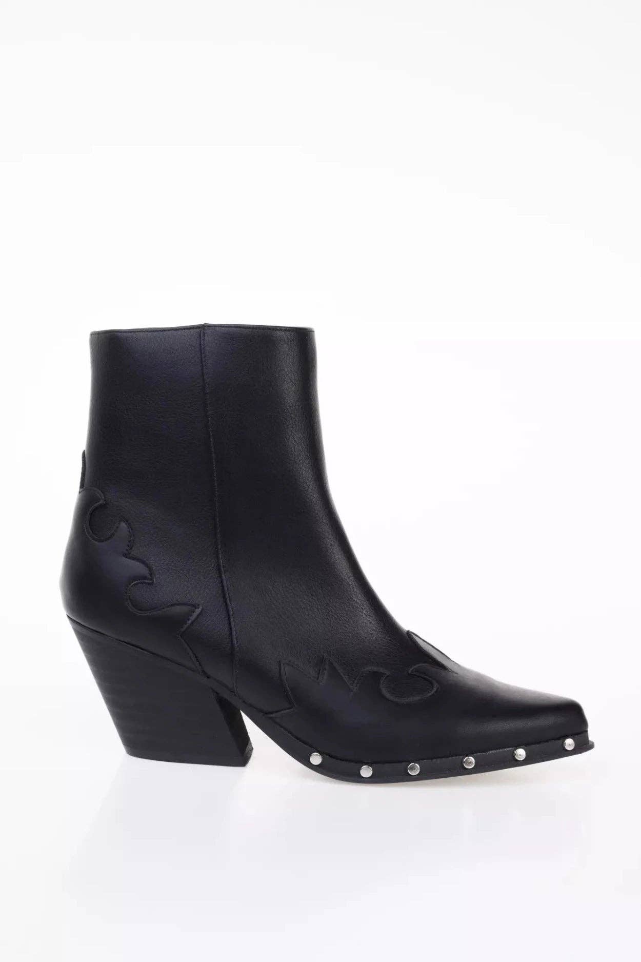 UNIQUE Short boots with studs for wholesale on Faire2