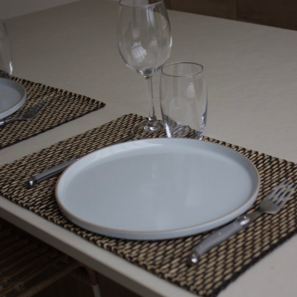 Dame Pach Bangkok – Engroshandel Dækkeserviet – Bordskånere i flettet palmeblad – Phi Phi3