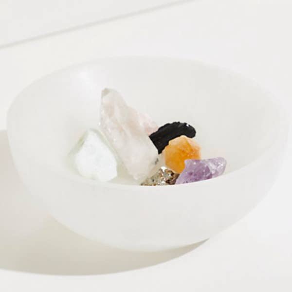 Liv Rocks - Wholesale Spiritual Stone/Crystal - Selenite Charging Bowl + Crystals | Gift Set