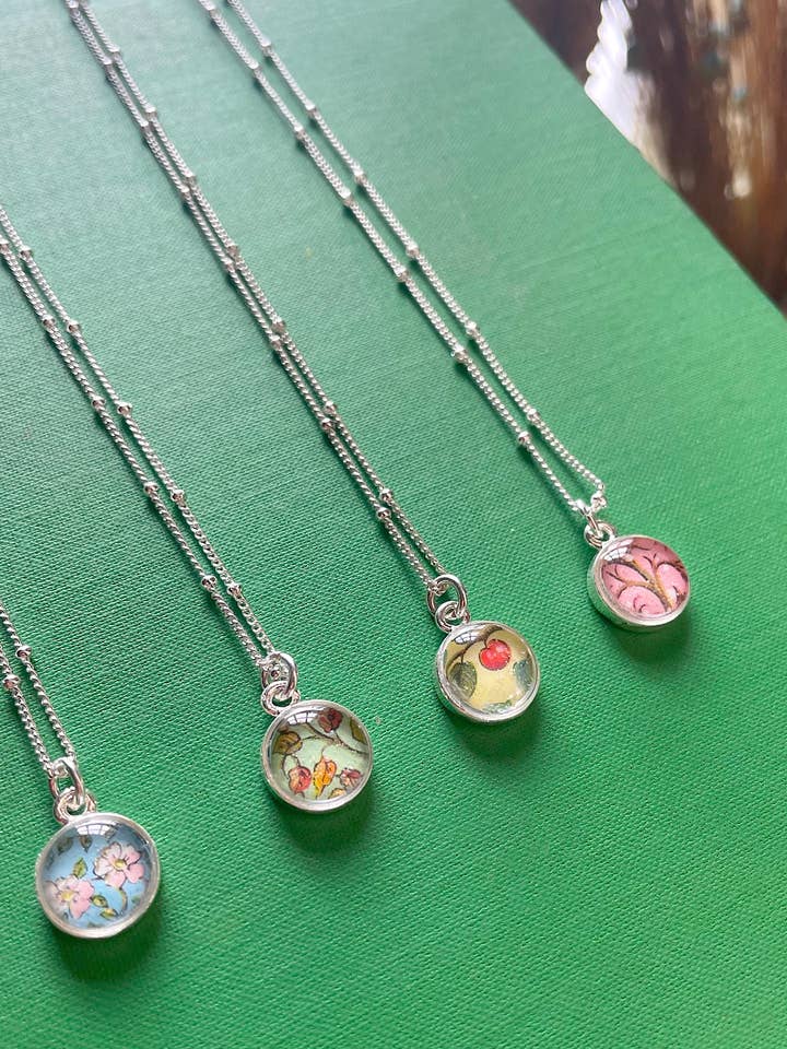 Colar de prata minúsculo - quatro estações, árvores, flores, maçã por atacado de joeyfivecents