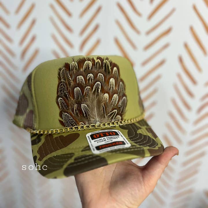 Southern Outlaw Hat Co. – Großhandel Trucker-Cap – Damen – Truckerhut mit Federn